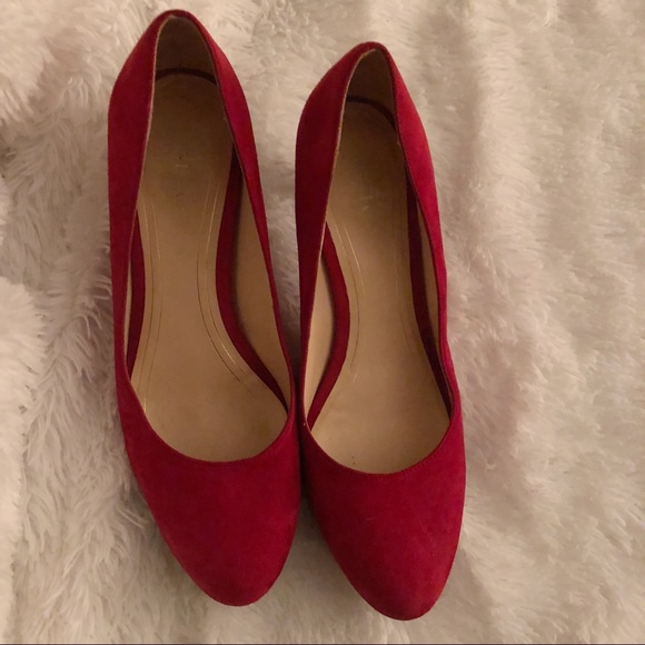 red round toe heels